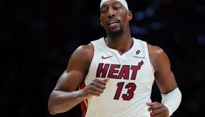 百家乐游戏-今天硬气！阿德巴约15中11&amp;三分6中4砍下29分9板4助 末节13分！