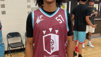 男篮归化新选择！16岁混血新星愿入籍：父亲中国人