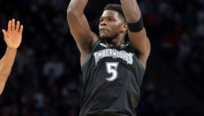 百家乐官网-戈贝尔：华子生涯早期喜欢打英雄球 要是几年前他最后会干拔三分