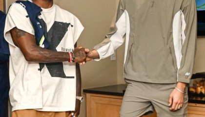 百家乐游戏-浓眉被送走！队记：独行侠坚信弗拉格和欧文的组合能够取得成功